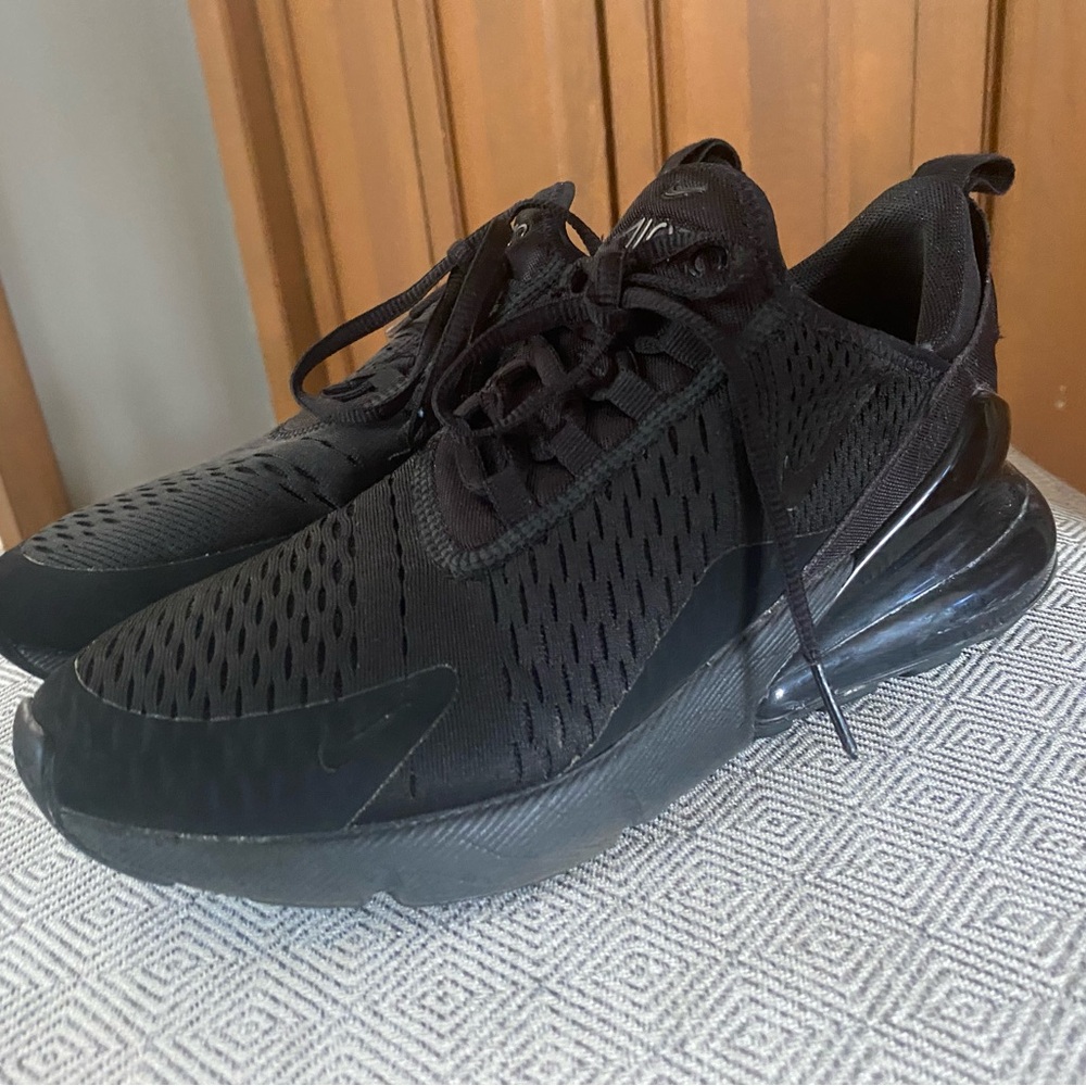Nike Women's Air Max 270 Shoes